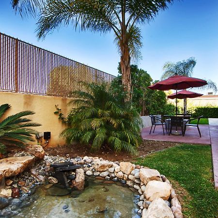 Best Western Burbank Airport Inn Los Angeles Bagian luar foto