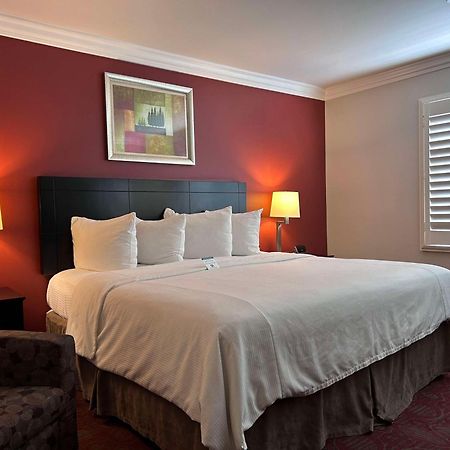 Best Western Burbank Airport Inn Los Angeles Bagian luar foto