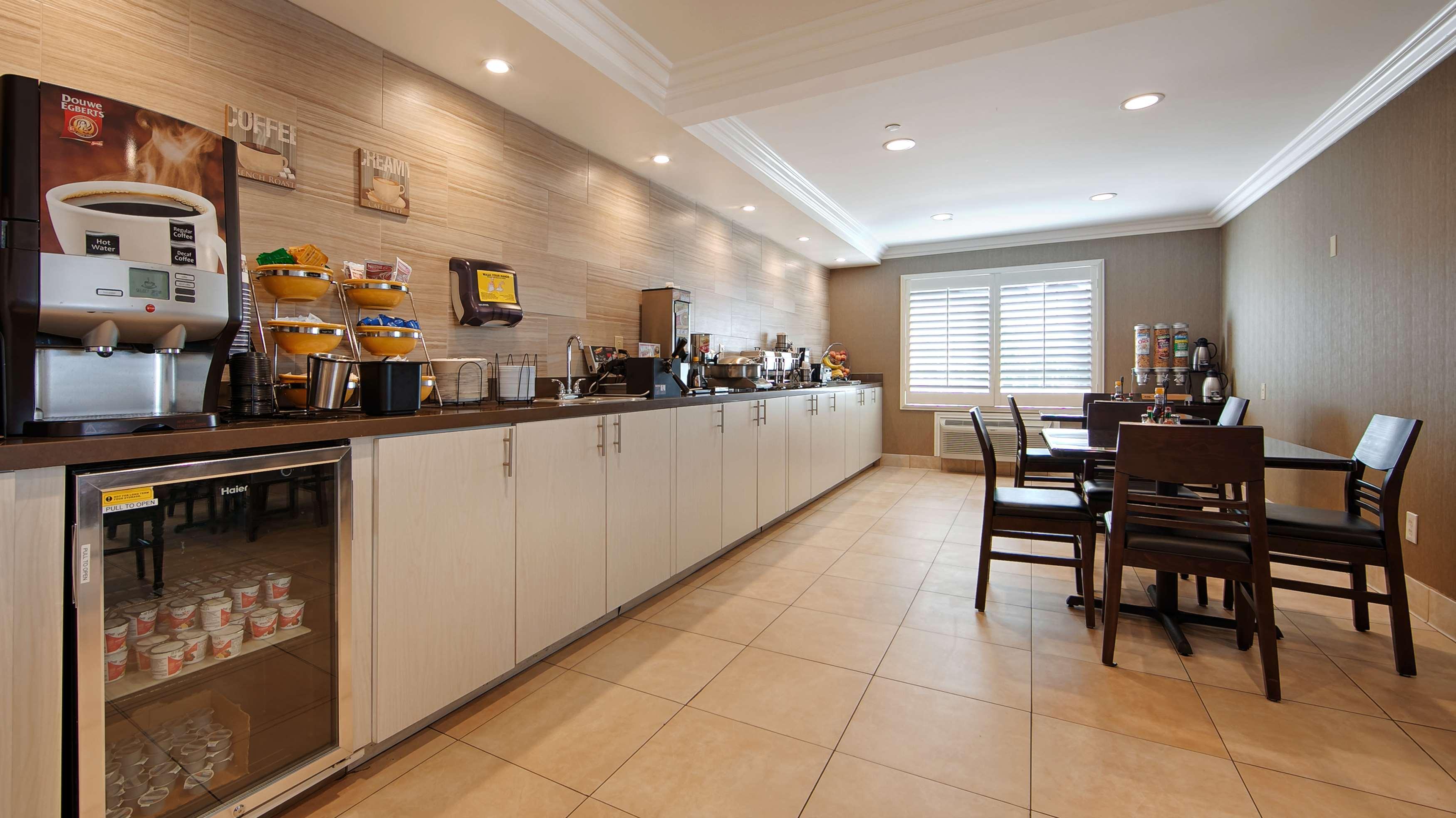 Best Western Burbank Airport Inn Los Angeles Bagian luar foto