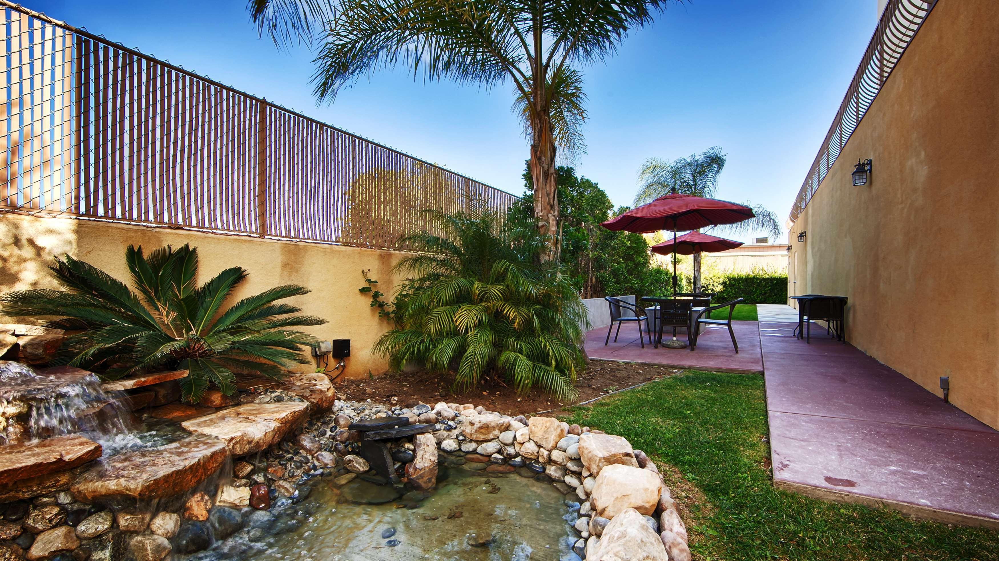 Best Western Burbank Airport Inn Los Angeles Bagian luar foto